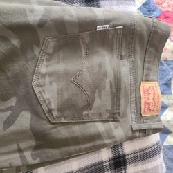 Levis Skin Jean's Pans Size 32