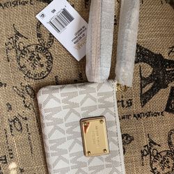 Michael Kors wristlet