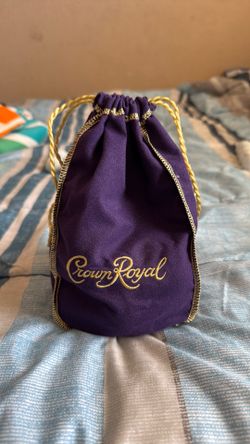 Lot of 12 used mix of premium golf ball’s, with crown royal bag!  See description