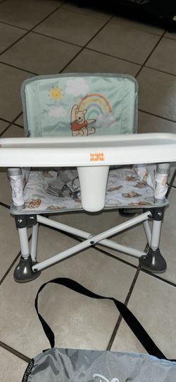 Bright Starts Disney Winnie The Pooh Pop 'N Sit Portable Booster, Indoor/Outdoor Use, Floor Seat with Feeding Tray, 6 Mos - 3 Yrs