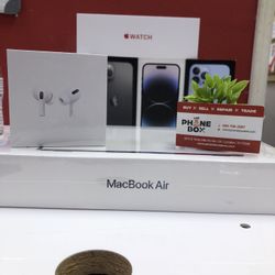 MacBook Air(13.6”- Inch)💻 , 256 GB SSD, With M2 Chip. Finance Available With $50 Down 🔥And Take Home Today🛍️