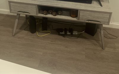 Tv Stand Affordable , Used But Still Works Perfectly 