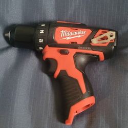 Milwaukee M12 12V Cordless 3/8 in. Drill/Driver (Tool-Only) NEW