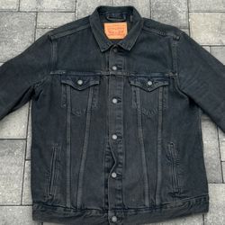 Black Levi’s Denim Jacket Size Men’s XL