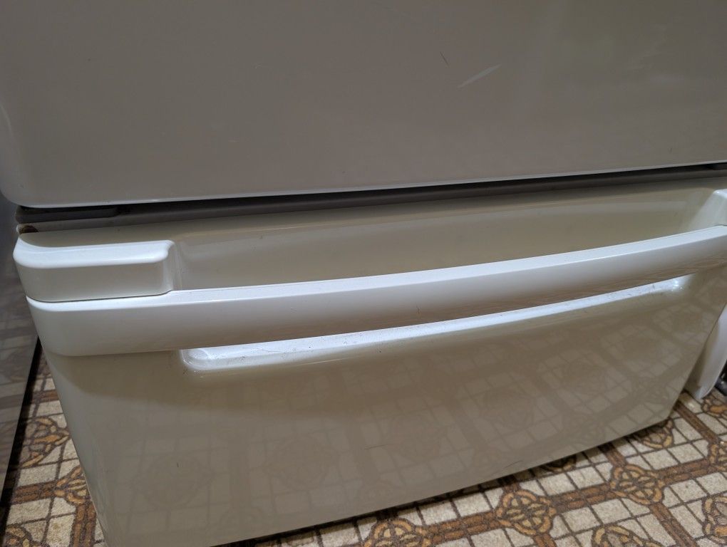 Two LG Storage Pedestals