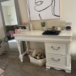 White Wood Desk