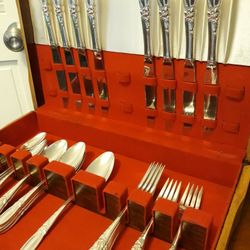 Community Silverplate "White Orchid" 1953, Serv for 8, 43 Pcs