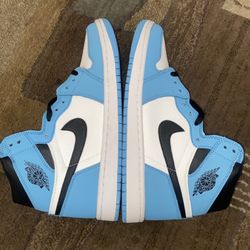 Retro Jordan 1’s  University Blue m12