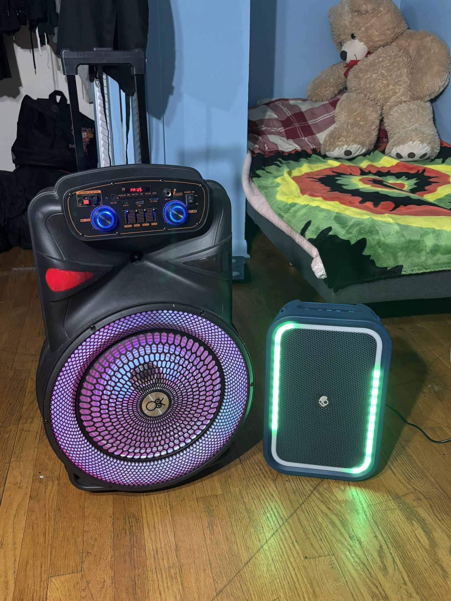 2 Speakers $180 