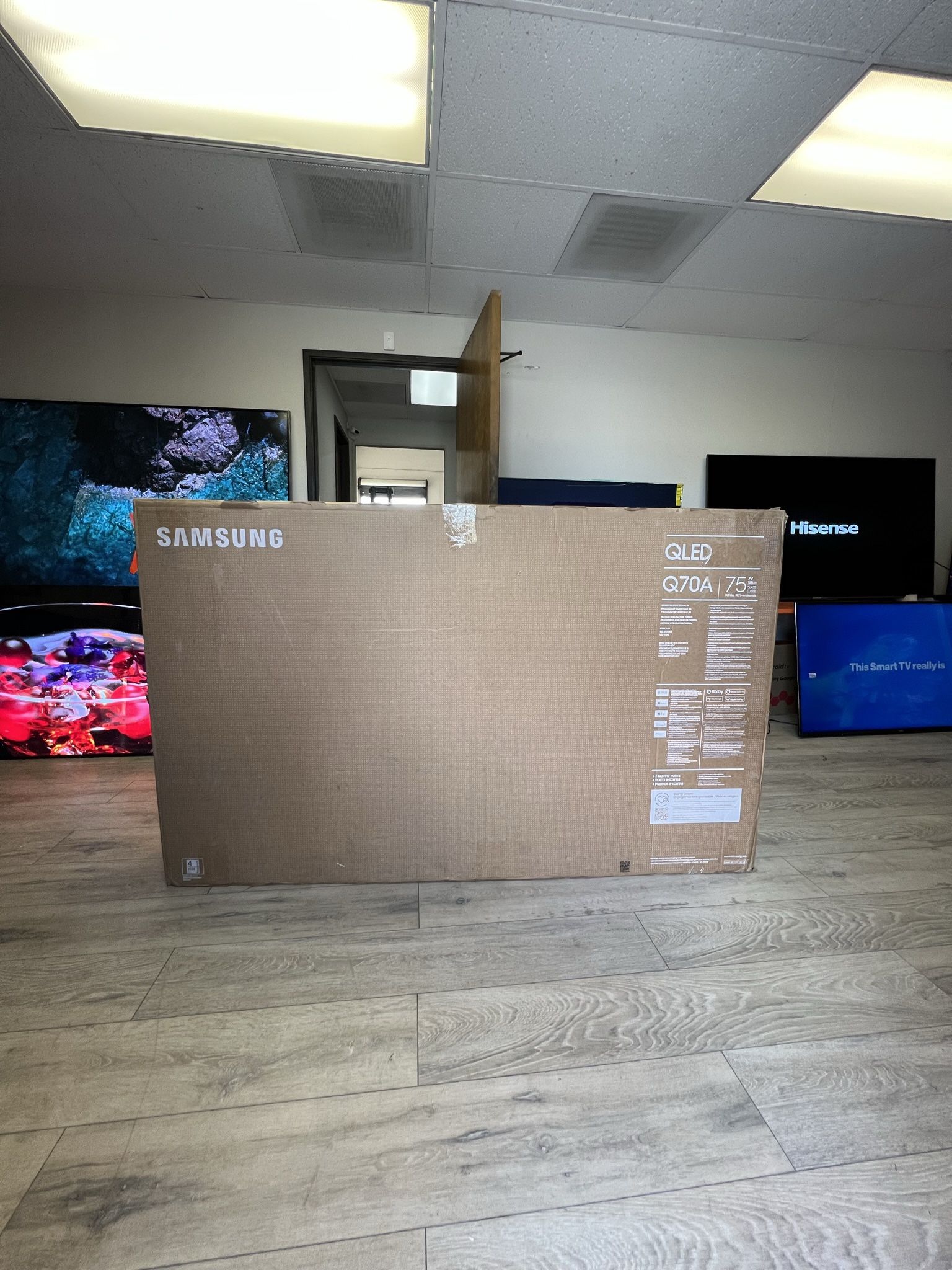 75” Samsung QLED Q70 4K HDR Smart Tv