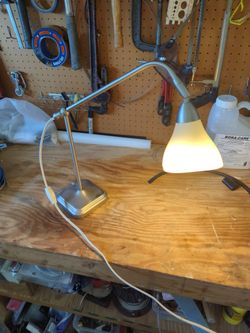 Desk lamp