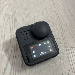 GoPro MAX 360 + Accessories (256 GB SD Card) 