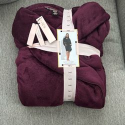 Brand New! Victoria’s Secret Plush Robe