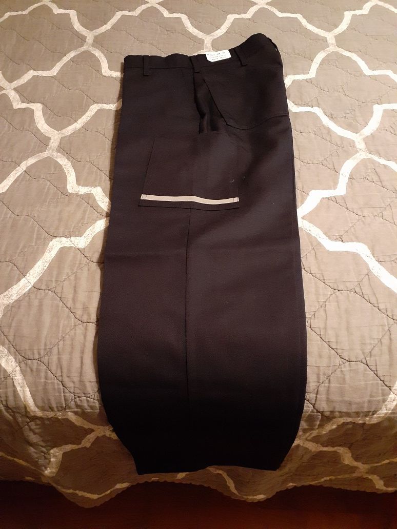FedEx Mens Pants (cargo) size 32R 30