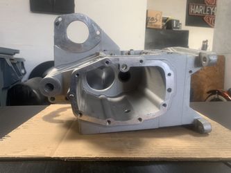 99- 01 ONLY. Dyna Transmission Case. New