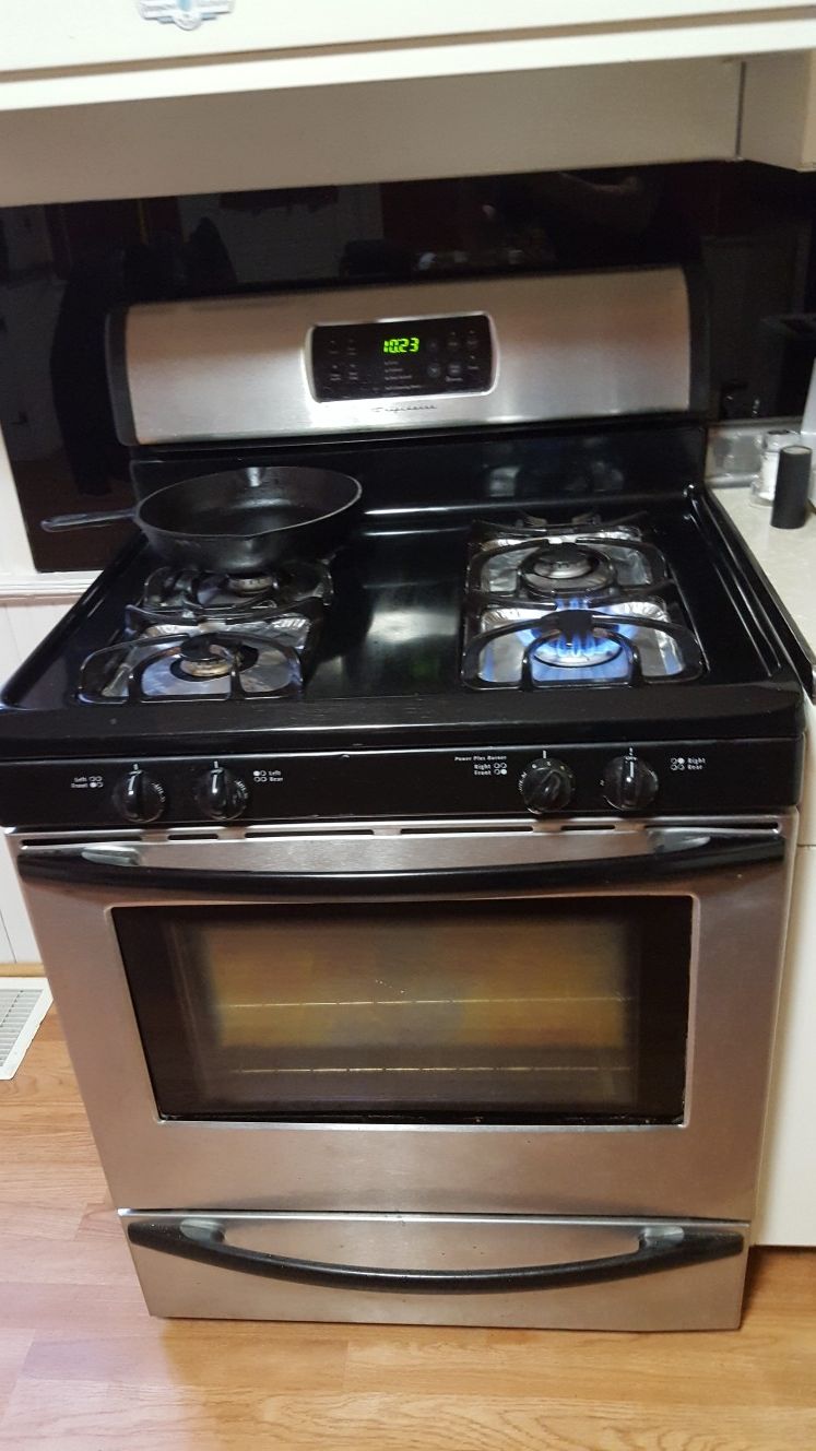 Frigidaire Gas Range ES300