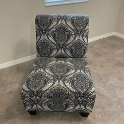  Accent Chair 