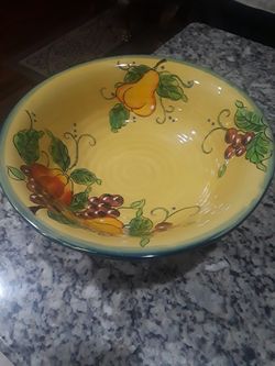 Beautiful hand-painted Tuscany style fruit bowl