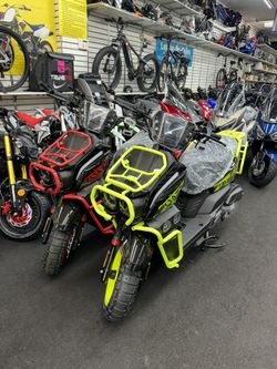 Brand New Tank 200cc Gas Scooter 