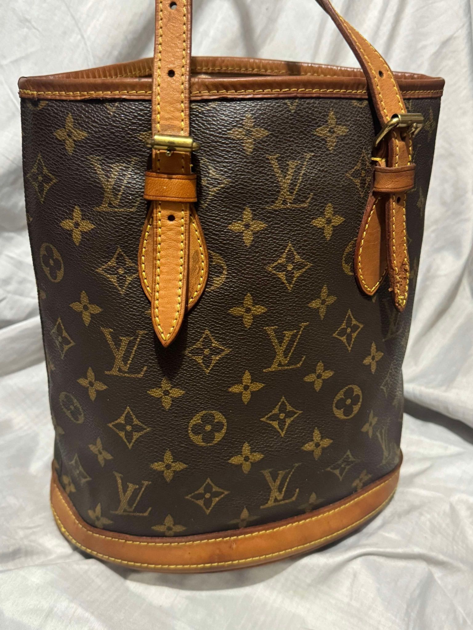 Authentic Louis Vuitton Monogram Petit Bucket Bag | 2005 FL1025 | Vintage Classic