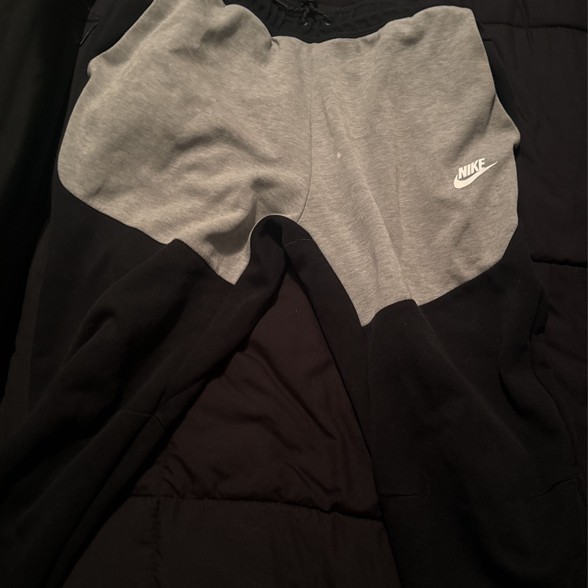 Nike Tech Joggers