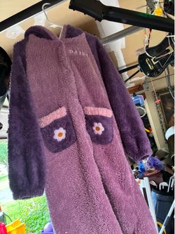 Daisy Duck bathrobe