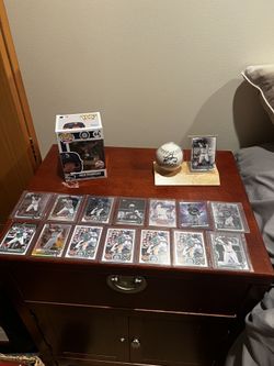 Julio Rodriguez Autograph And Cards