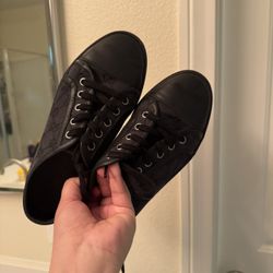 Gucci "GG" canvas low black sneakers