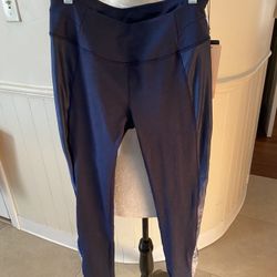 NWT Valiant By Carrie Underwood Warm Leggings With Zippers At The Ankles Size Medium 