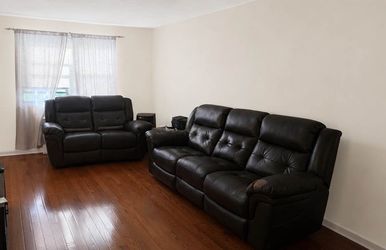 Black Reclining Sofa & Loveseat Set โ 5 Seats