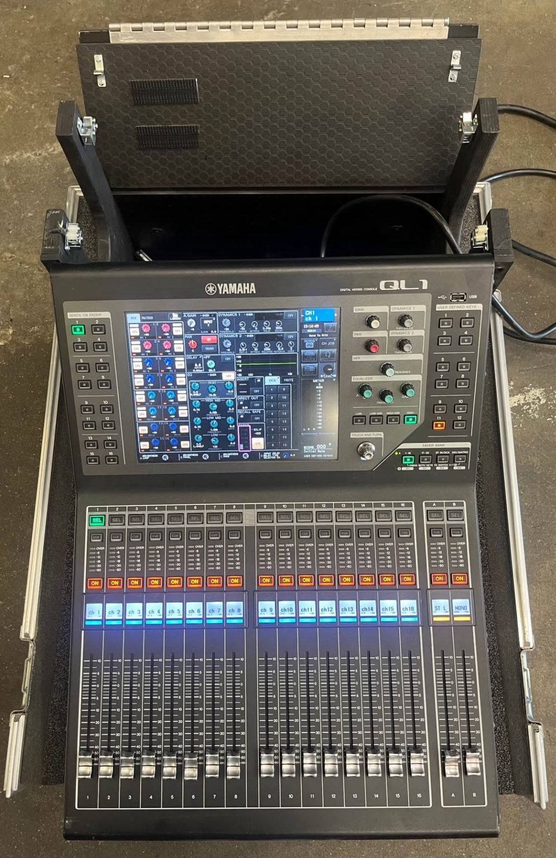 Yamaha QL1 Digital Mixer