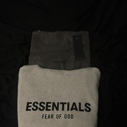 Essential hoodie 