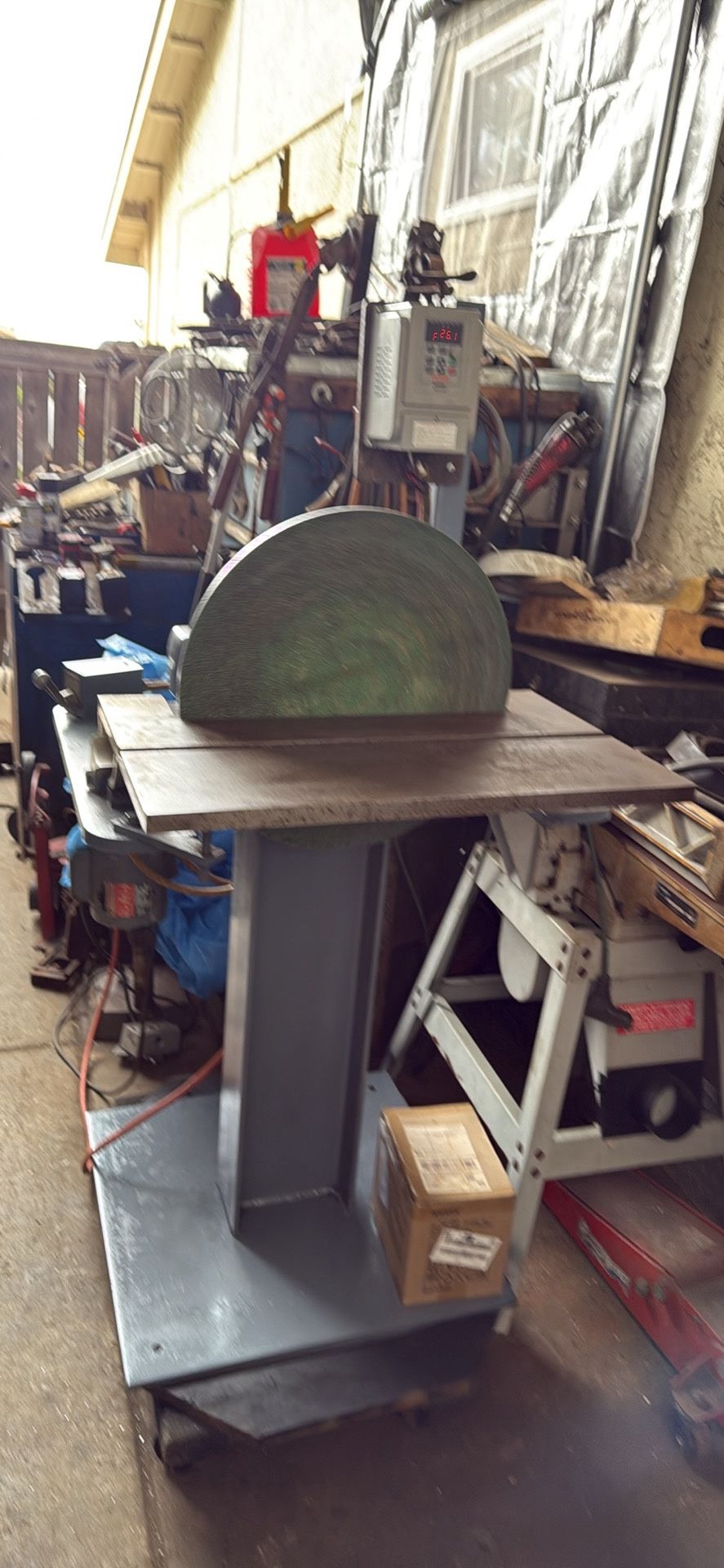 Variable Speed, 18 Inch Disc Sander Very Smooth