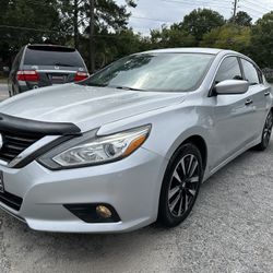 BUY HERE, PAY HERE‼️ NO CREDIT CHECKS✅ JUST DOWN AND DRIVE👍