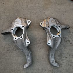 Spindle Knuckles