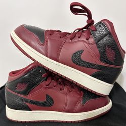 Jordan 1 Mid SZ 5.5 Y