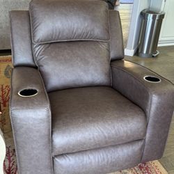 Manual Recliners 