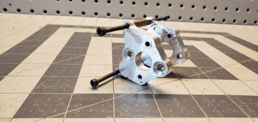 Kershaw Designs XMAXX Motor adapter for standard motor mount (RC Cars)