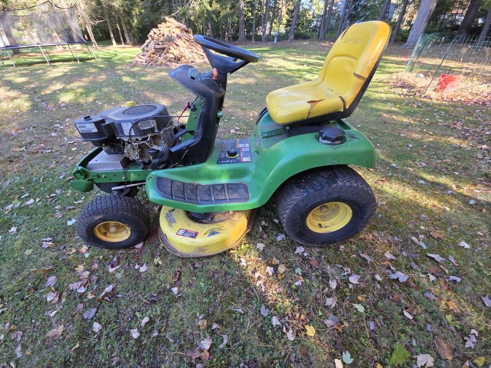 John Deere LT160 For Parts Or Fix 