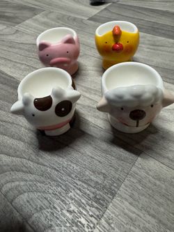 Egg Cup Holder