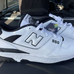 New Balance 550 Size M 10.5  Black & White