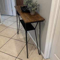 Solid Wood Console Table with Metal Hairpin Legs