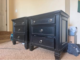 Dresser/ Nightstands