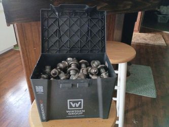 Tool Case containing W6/20X² Round Shank Cutter Bits