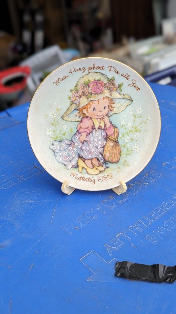 1982 Plate Small