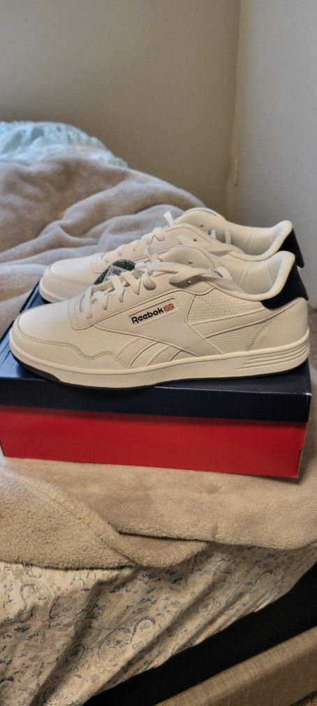 Men's Reebok Club Memt White/Navy Shoes Brand New Never Worn