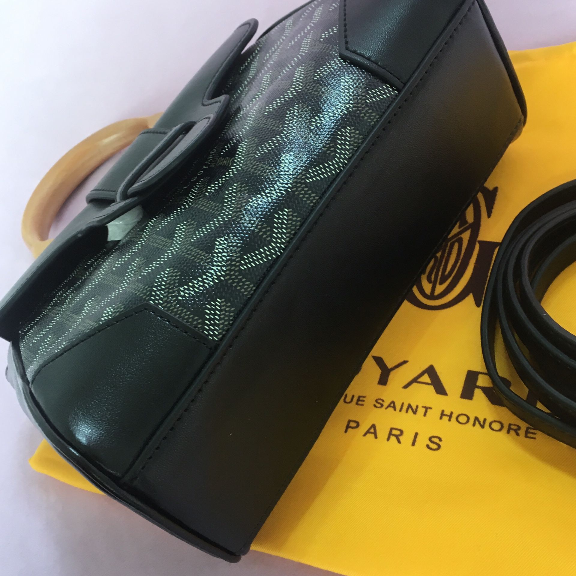 Unused-Authtic Goyard Saigon Shoulderbag VTG Green Handbag with Detachable  Strap Wooden Top Handle for Sale in Annapolis, MD - OfferUp