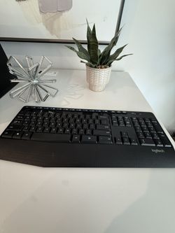 Logitech K345 Wireless Keyboard - Full-Sized Keyboard with Palm Rest, 2.4 GHz Wireless USB Receiver - for PC, Laptop