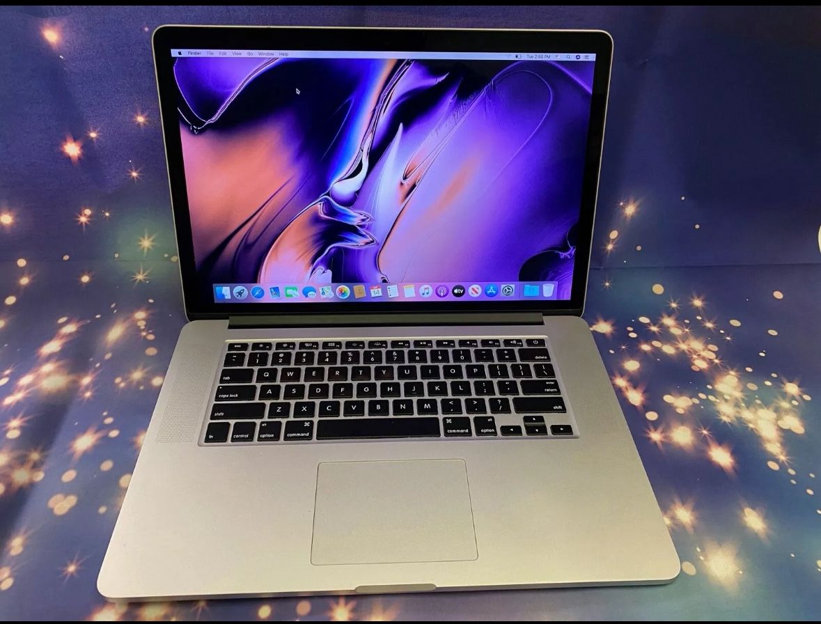 Apple MacBook Pro 15" Retina /Quad Core i7 / 8GB / 256GB SSD HD. MacOS Catalina
