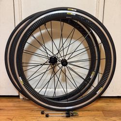 MAVIC COSMIC PRO CARBON WHEELSET BIKE (700”)…